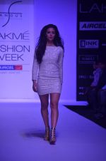 Mia walk the ramp for Payal Kapoor Show at lakme fashion week 2012 Day 5 in Grand Hyatt, Mumbai on 6th March 2012 (2).JPG